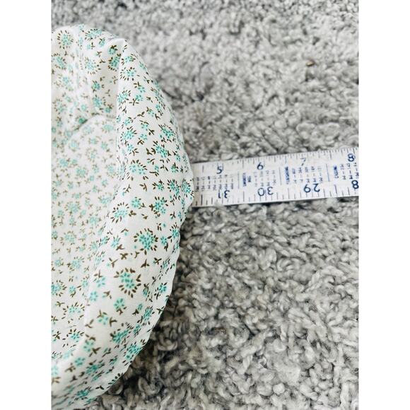 Small Wicker Basket With a Removable Cloth Liner Featuring a Teal Floral Pattern - Picture 6 of 9